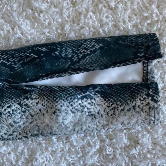 Grey Snake Skin Print Split Hem Pants - Picture 4 of 5